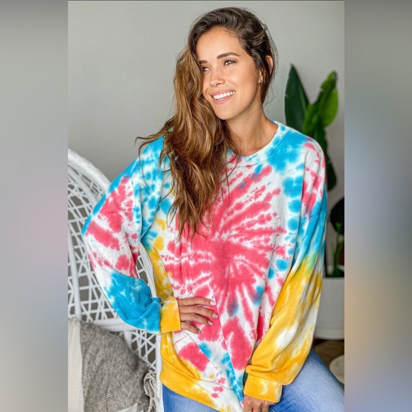 Blue Buttercup Tops - Tie-Dye Pullover Sweatshirt